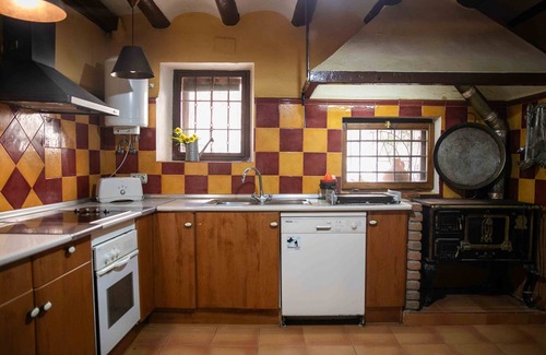 Santa Eulalia la Mayor House | Holiday Home 'Casa Calvo' with Mountain View, Private Pool and Wi-Fi