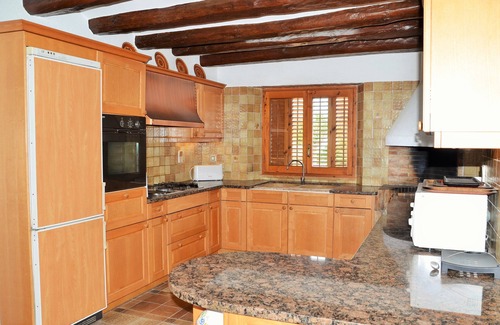 Vilafranca del Penedes Villa | Holiday mansion close to beach and village. House for 14 persons.