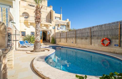 Xewkija House | Holiday Farmhouse with Private Pool