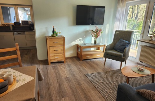 Iphofen Apartment | Holiday flat ‘Bacchus’ with private balcony, communal terrace and communal garden