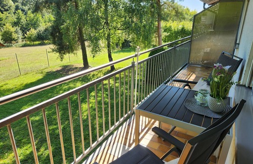 Iphofen Apartment | Holiday flat ‘Bacchus’ with private balcony, communal terrace and communal garden