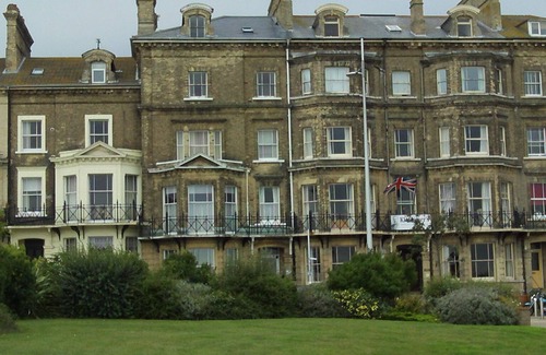 Lowestoft Apartment | Holiday Flat for rental with stunning sea views.