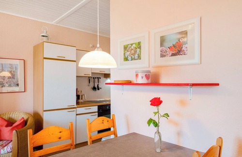 Meschendorf Apartment | Holiday flat 'Möve ABA Apartment 33' with sea view, shared garden and WLAN