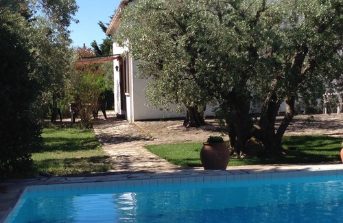 Arles Apartment | Holiday flat of the size of 45 m² on a large estate with pool close to Arles