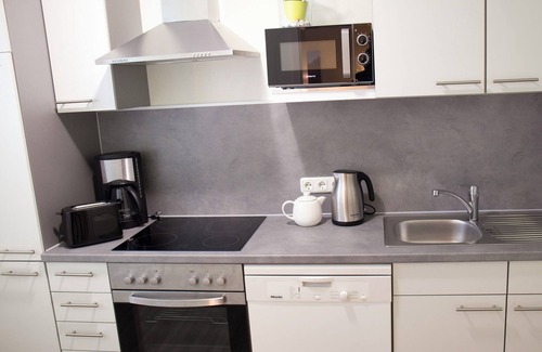 Iphofen Apartment | Holiday flat ‘Silvaner’ with private balcony, shared terrace and communal garden