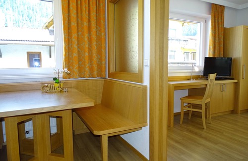 Mayrhofen Apartment | Holiday flat "Windschnur - Enzian 5" directly at the skiing areas Penken & Ahorn