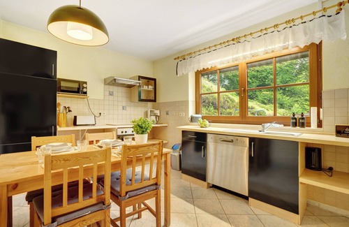 Luckendorf House | Holiday Home 'Ferienhaus 'zum Zaunkönig' with Private Terrace, Private Garden and Wi-Fi
