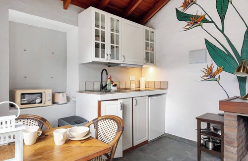 Los Llanos de Aridane House | Holiday Home 'El Pajerito De Los Bejeques' with Sea View, Wi-Fi and Air Conditioning