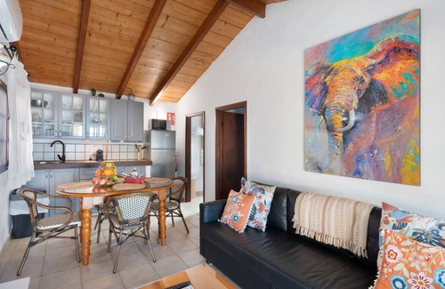 Los Llanos de Aridane Ski Chalet | Holiday Home 'El Perenquén' with Mountain View, Wi-Fi and Air Conditioning