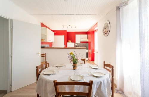 Mirabel-aux-Baronnies House | Holiday Home "Gîte Lou Barry" with Shared Pool & Wi-Fi