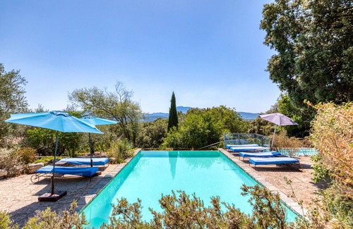 Notre-Dame-de-Londres House | Holiday Home 'Mas Grand Bosc Micocouliers' with Shared Pool, Private Terrace and Wi-Fi