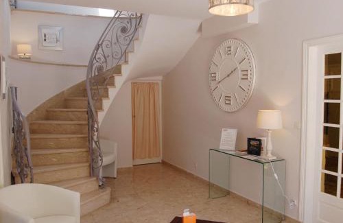 Saint-Jouan-des-Guerets House | Holiday Home La Villa by Interhome