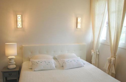 Saint-Jouan-des-Guerets House | Holiday Home La Villa by Interhome