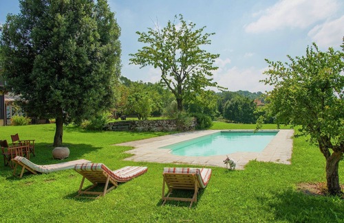 Sariano Apartment | Holiday Home in Carpaneto near Castles & Pool
