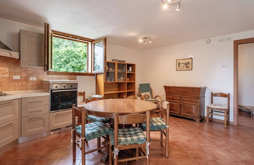 San Marcello Piteglio House | Holiday Home 'Villetta Allegra' with Mountain View, Private Terrace and Private Garden