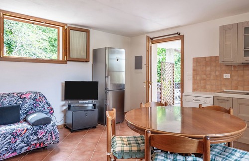 San Marcello Piteglio House | Holiday Home 'Villetta Allegra' with Mountain View, Private Terrace and Private Garden