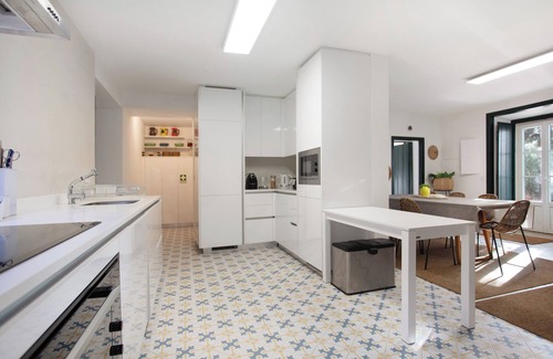 Sao Martinho do Porto House | Holiday Home 'São Martinho All The Best 2' with Private Terrace and Wi-Fi