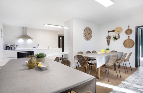 Sao Martinho do Porto House | Holiday Home 'São Martinho All The Best 2' with Private Terrace and Wi-Fi