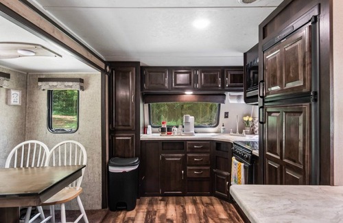 Groveoak House | Holiday Haven has Water Access with Private Boat Launch on Lake Guntersville!