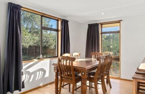 Lowburn House | Holiday Heaven - Cromwell