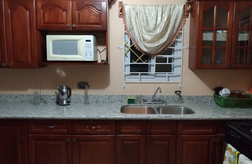 Epworth House | Holiday Hideaway- Ocho Rios