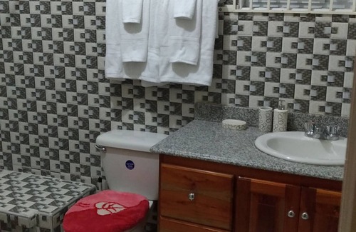 Epworth House | Holiday Hideaway- Ocho Rios