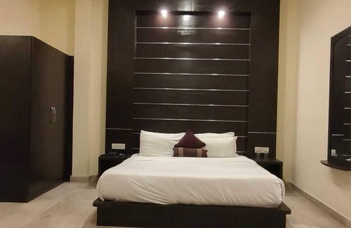 Garjia Hotel | Holiday Highlight By Golden Castle Hotel