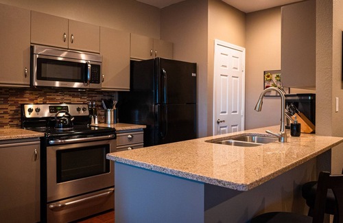 Branson Condo | Holiday Hills 2BR | Pools, Golf, King, Walk-In