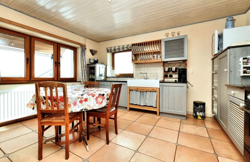 Schoenberg House | Holiday Home in Schצnberg with Jacuzzi