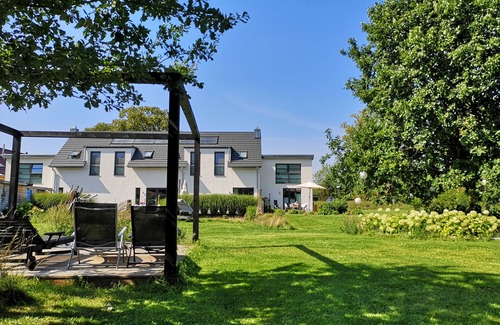 Basthorst House | Holiday house at the lake *Pets*Art*Raft* Golf *Bathing lake*Canoe*Idyll