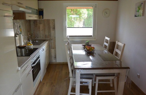 Hollern House | Holiday Home 'Erholung Pur In Mannis Hütte' with Shared Garden and Wi-Fi