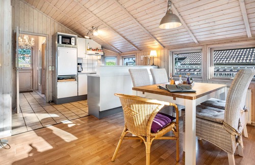 Luhe House | Holiday Home 'Möwe' with Private Terrace, Private Garden and Wi-Fi