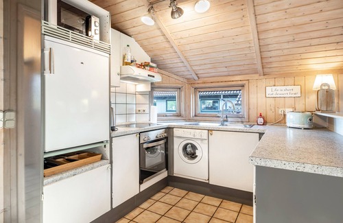 Luhe House | Holiday Home 'Möwe' with Private Terrace, Private Garden and Wi-Fi