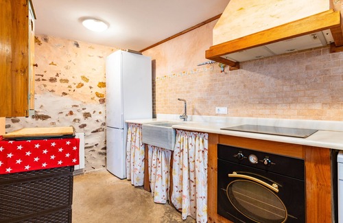 Algimia de Almonacid House | Holiday Home 'La Casita De Las Estrellas' with Mountain View, Private Terrace and Wi-Fi
