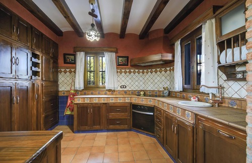 Arcos de la Frontera House | Holiday Home ‘La Cazuela’ with Mountain View, Pool, Garden & Terraces