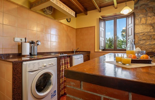 Villaviciosa House | Holiday Home 'El Prado De La Romia' with Mountain View, Private Terrace and Private Garden
