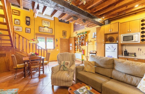 Bonilla de la Sierra House | Holiday Home 'El Mirador Del Gato 1' with Mountain View, Shared Pool and Wi-Fi