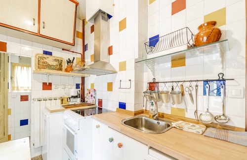 Castrejon de la Pena House | Holiday Home 'El Chalet' with Mountain Views and Private Garden
