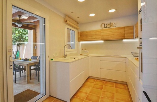 Urbanizacion S'Estanyol House | Holiday Home 'Embat' with Sea View, Wi-Fi and Air Conditioning