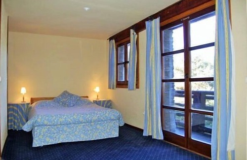 Condemios de Arriba Hotel | Holiday home El Refugio del Alto Rey for 35 people
