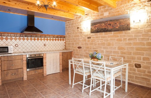 La Mata de los Olmos House | Holiday Home 'Millán' with Balcony and Wi-Fi