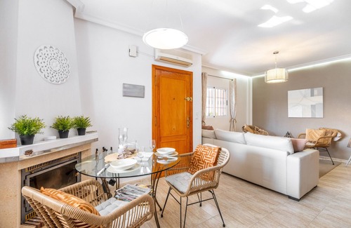 Pueblo Latino House | Holiday Home "Casa Reina" with Shared Pool & Wi-Fi