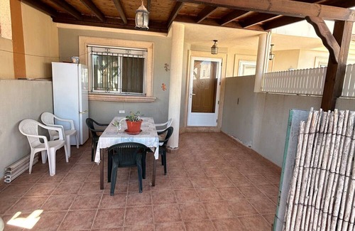 San Pedro del Pinatar House | Holiday Home 'Vacaciones Con Sabor A Hogar' with Balcony, Wi-Fi and Air Conditioning