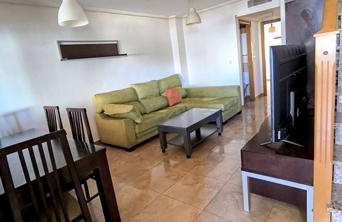 San Pedro del Pinatar House | Holiday Home 'Vacaciones Con Sabor A Hogar' with Balcony, Wi-Fi and Air Conditioning