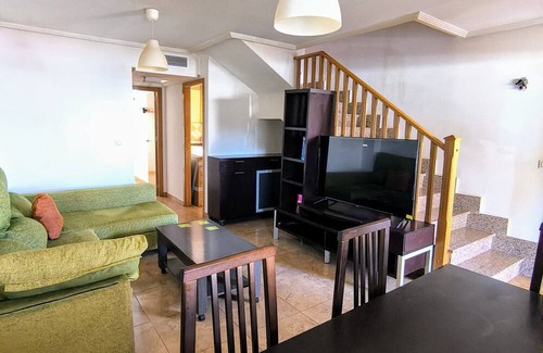 San Pedro del Pinatar House | Holiday Home 'Vacaciones Con Sabor A Hogar' with Balcony, Wi-Fi and Air Conditioning