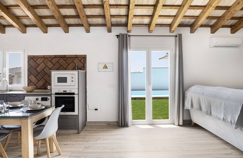 San Ambrosio House | Holiday Home 'Casa Faquinse La Muela 2' with Sea View, Wi-Fi and Air Conditioning