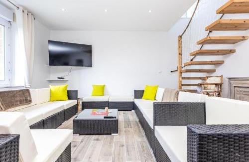 Saint-Meloir-des-Ondes House | Holiday Home L'escale bretonne by Interhome