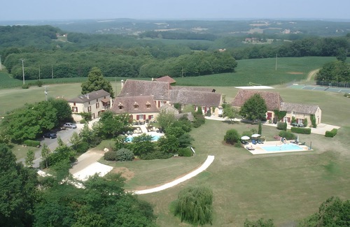 Sainte-Foy-de-Longas House | Holiday Home 'Le Pastoureau' with Private Terrace, Private Garden and Wi-Fi