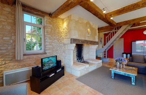 Sainte-Foy-de-Longas House | Holiday Home 'Le Cordier' with Private Garden and Wi-Fi