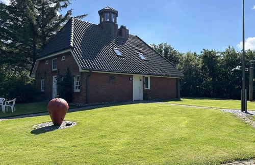 Emmelsbuell-Horsbuell House | Holiday Home 'Südfeddersbüll' with Shared Garden and Wi-Fi